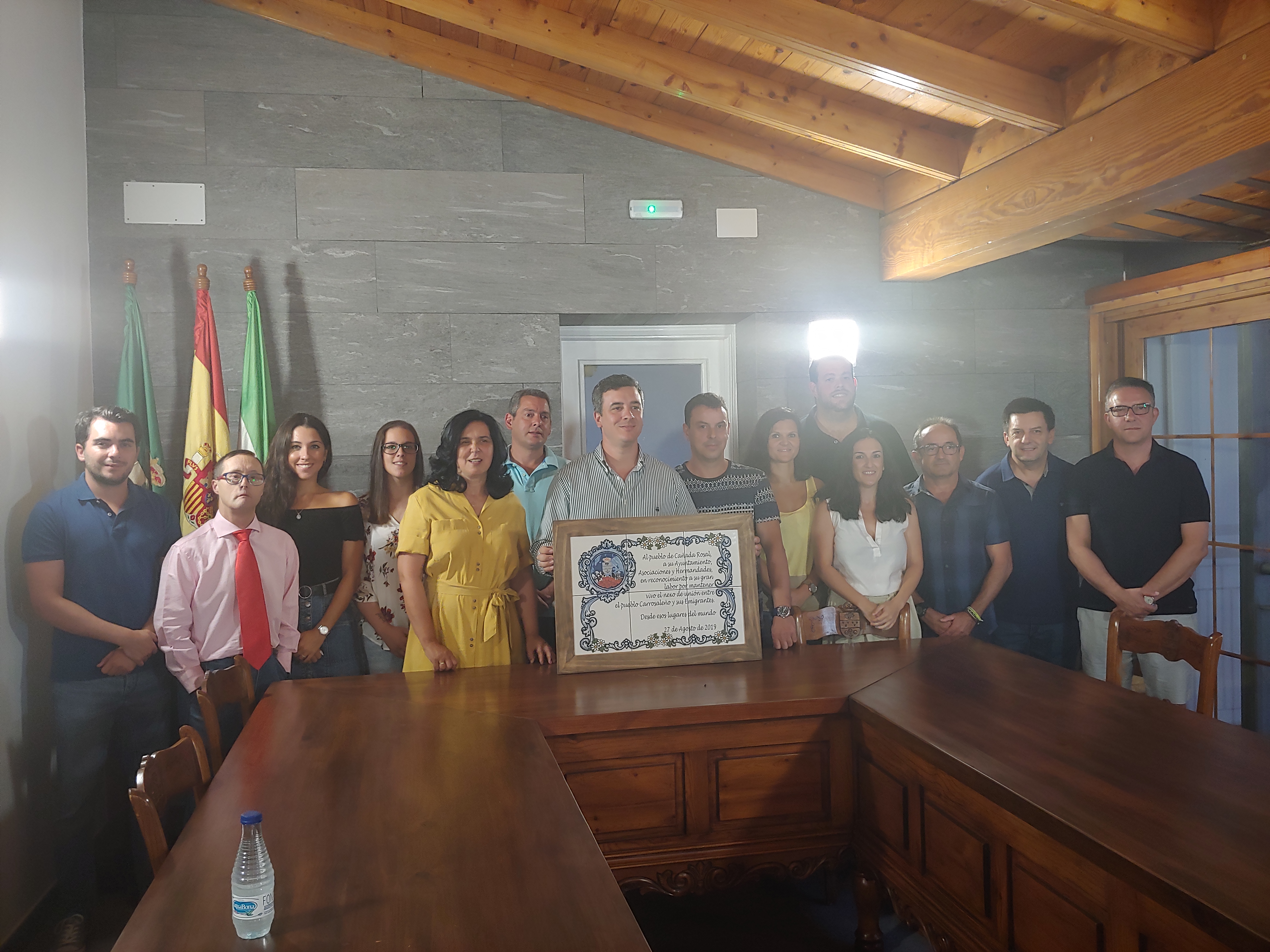 ENTREGA PLACA CARROSALEÑOS POR EL MUNDO 2