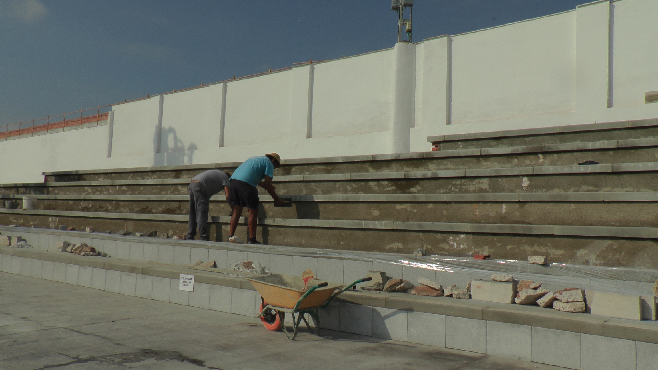 OBRAS GRADAS POLIDEPORTIVO (2)