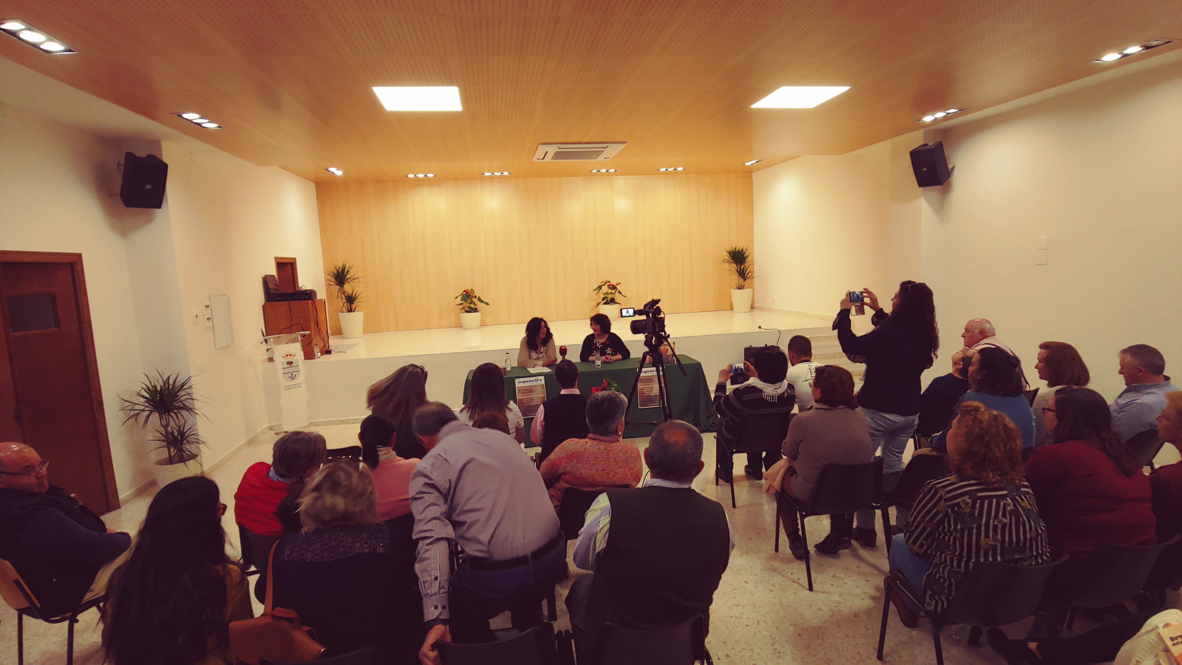 PRESENTACIÓN LIBRO BRUMAS DEL PASADO (5)