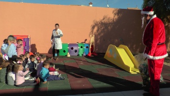 PAPÁ NOEL EN LA GUARDERÍA (11)