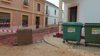 CONTENEDORES BASURA OBRAS HERMANO PABLO (3)